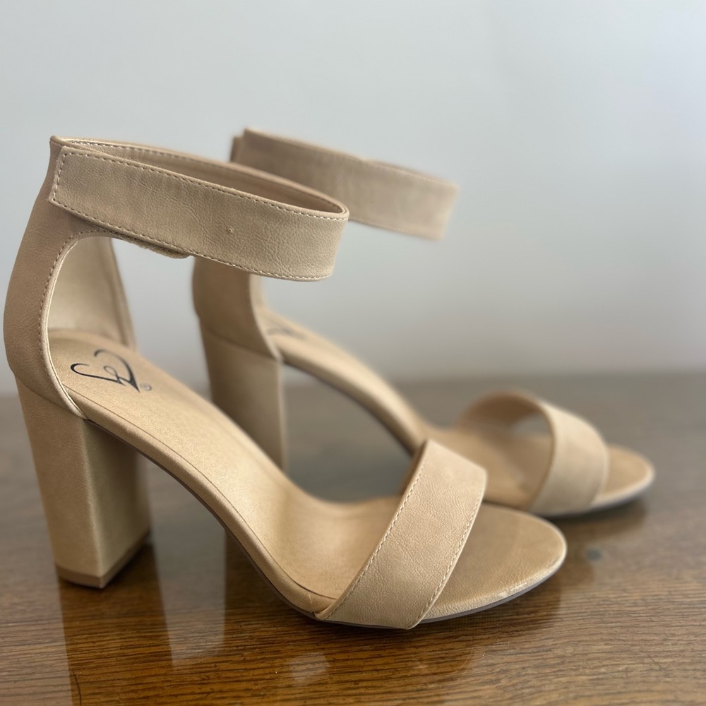 New women sandals